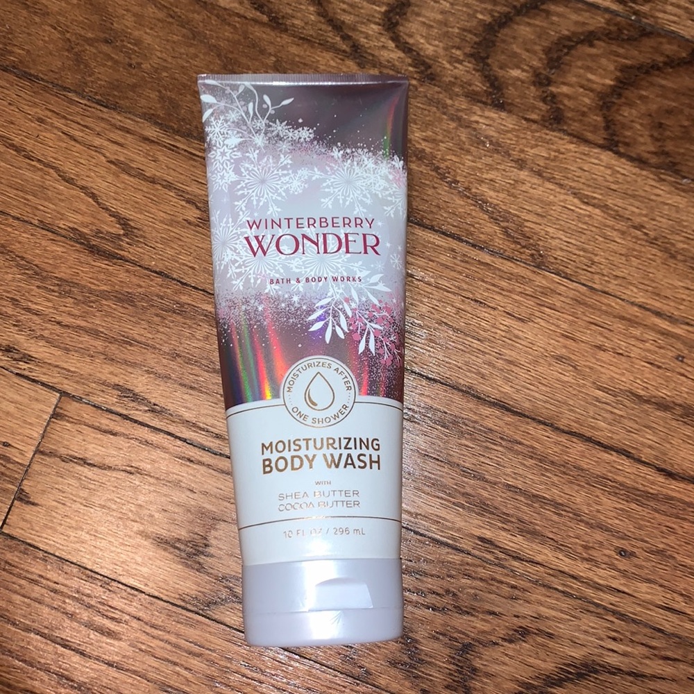 Bath & body works winterberry wonder body wash 🌸